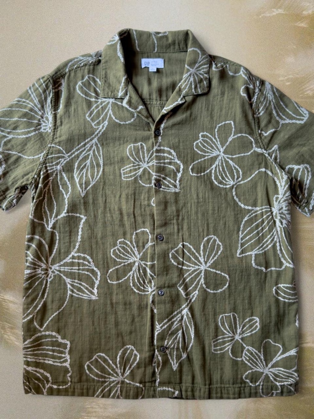 GAP Short Sleeve Button-Up Shirt